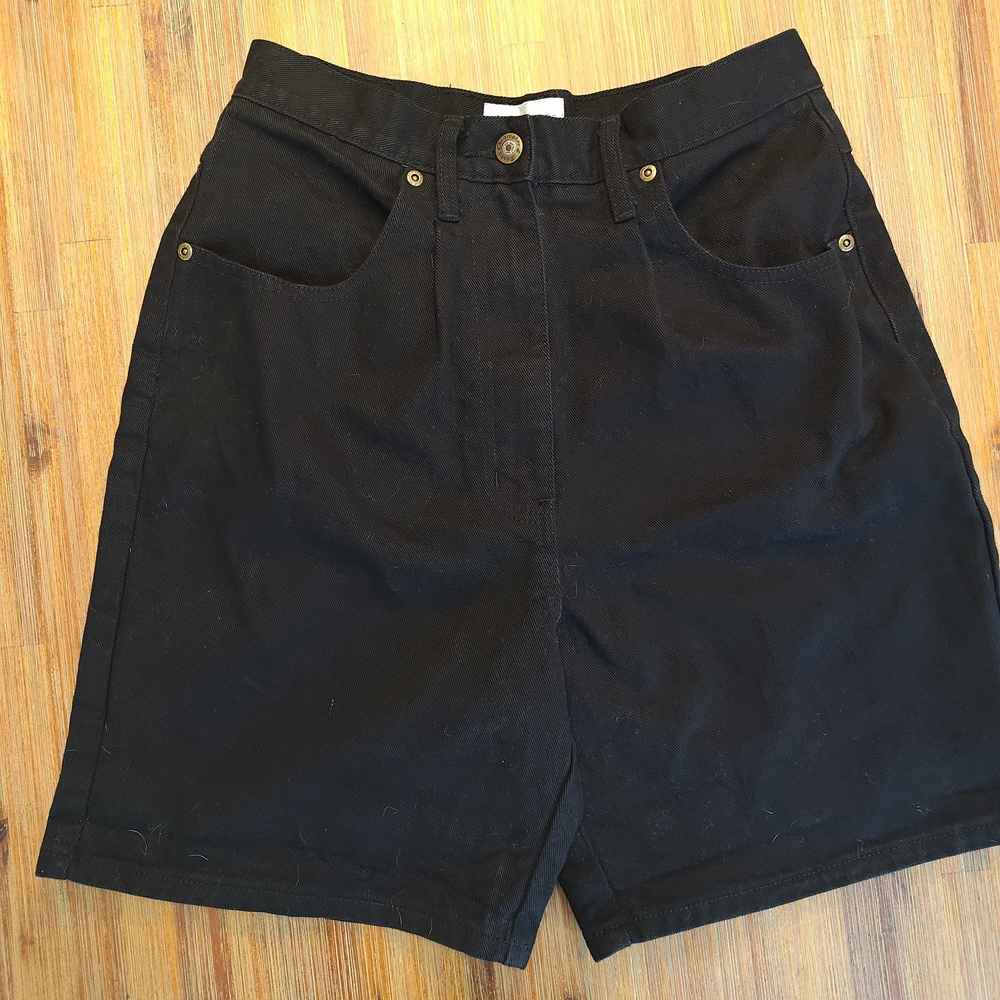 Christopher & Banks Black Women's Pleated Mom Shorts